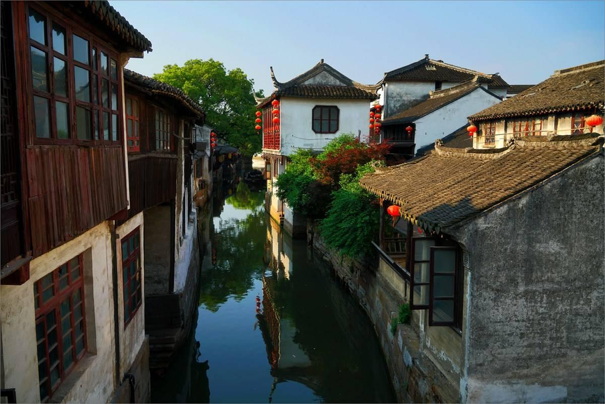 鞠婧祎《千香》新造型路透,看得出鞠鞠很努力在脱离网红妆了……
